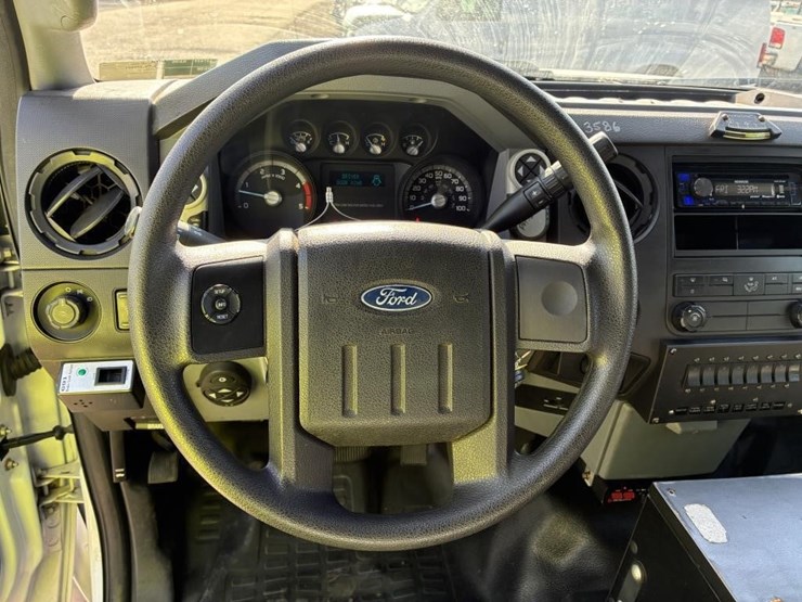 2012-ford-f550-image-16