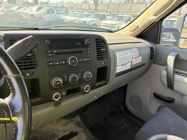 2012-gmc-2500-image-16