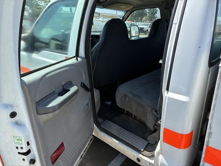2001-ford-f350-image-19