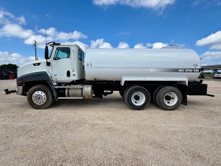 2015-caterpillar-ct660-image-8