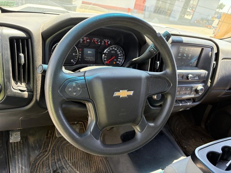 2018-chevrolet-silverado-1500-image-14