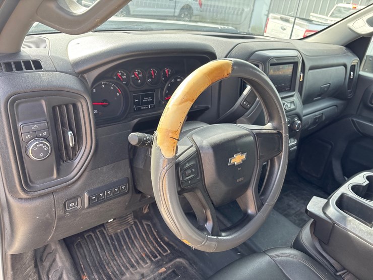 2021-chevrolet-silverado-3500-image-11