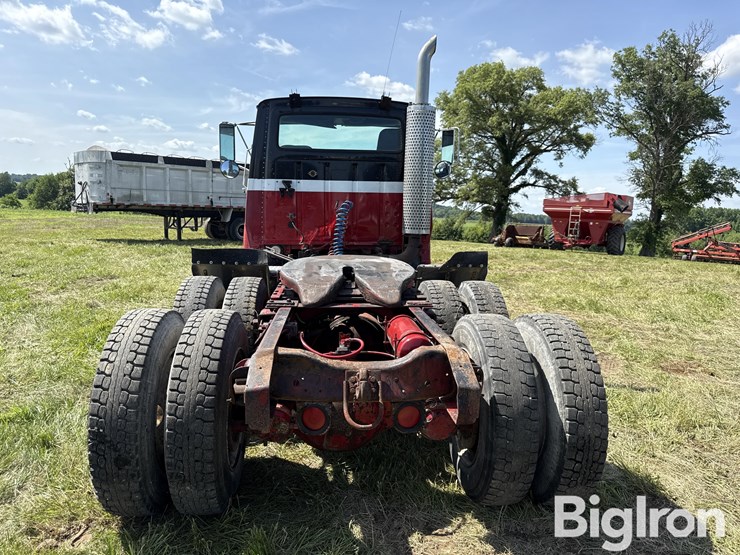 1989-ford-l9000-image-6