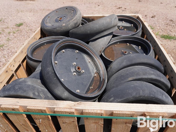 case-ih-gauge-wheels-image-4
