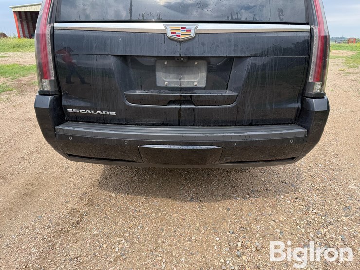 2020-cadillac-escalade-image-20