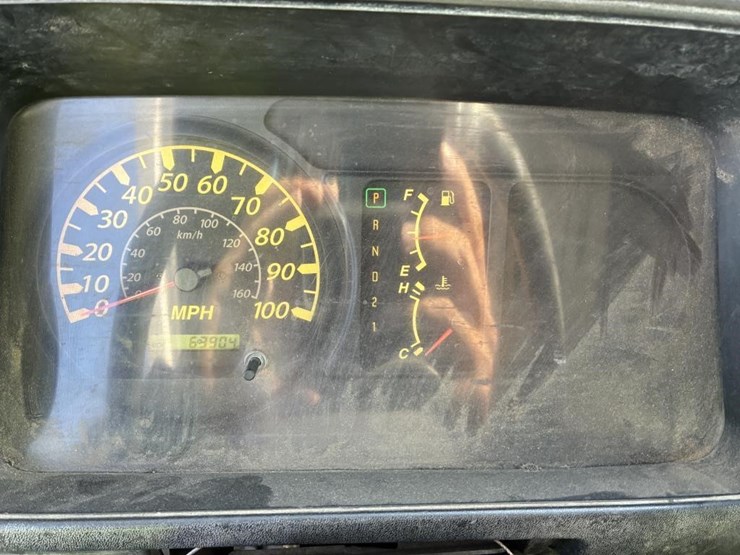 2005-isuzu-nqr-image-12