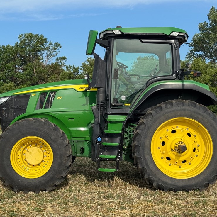2023 JOHN DEERE 7R 210