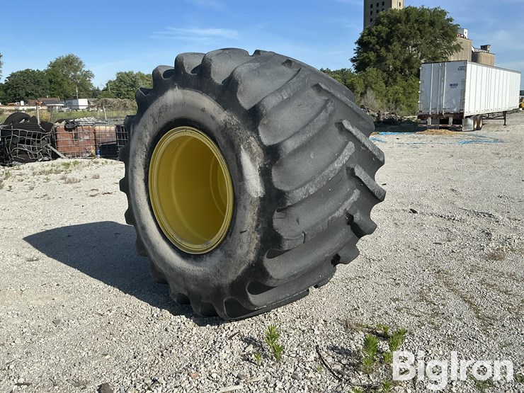 john-deere-32-image-3