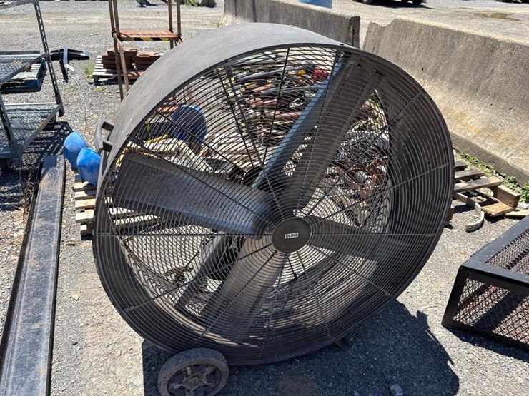 uline-48in-portable-fan-image-2