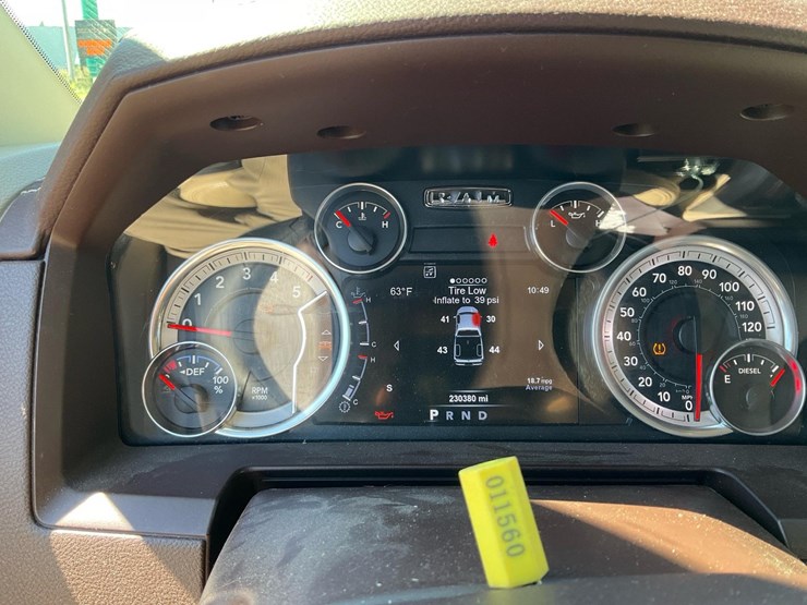 2015-dodge-ram-1500-image-38
