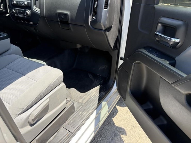 2017-chevrolet-silverado-1500-image-10