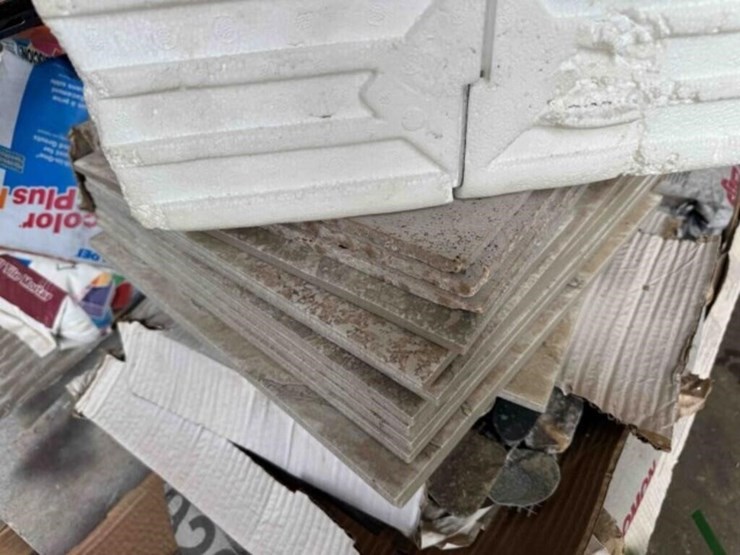 pallet-of-ceramic-tile,-12"x12",-2"x4"-image-3