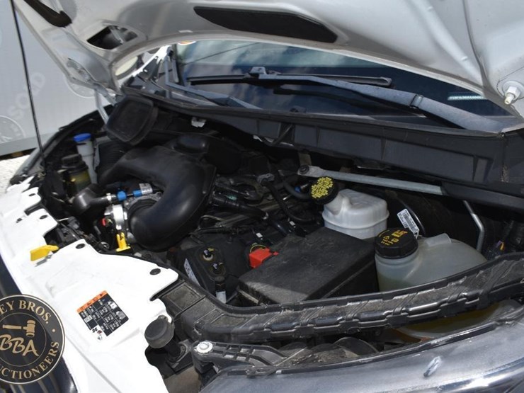 2019-ford-transit-image-31