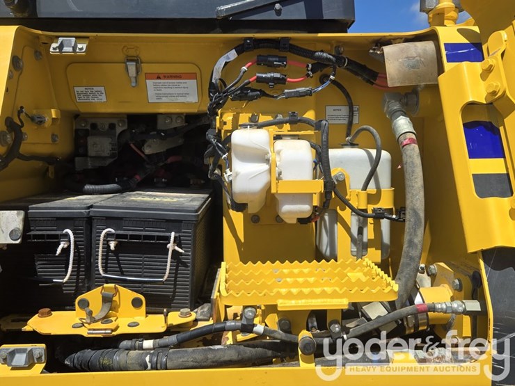 2021-komatsu-d61px-24-image-25