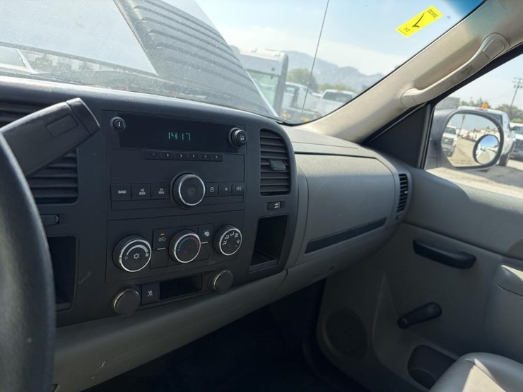 2011-chevrolet-2500hd-image-12