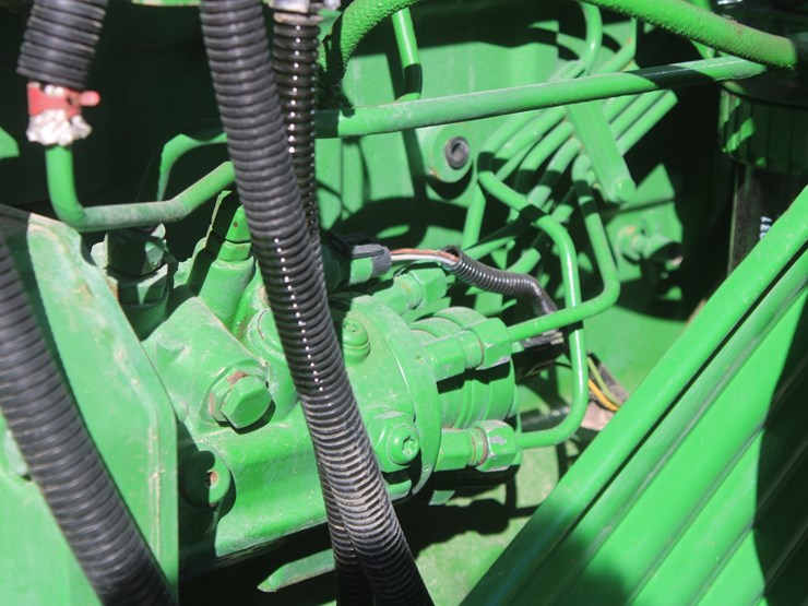 2004-john-deere-7320-image-81