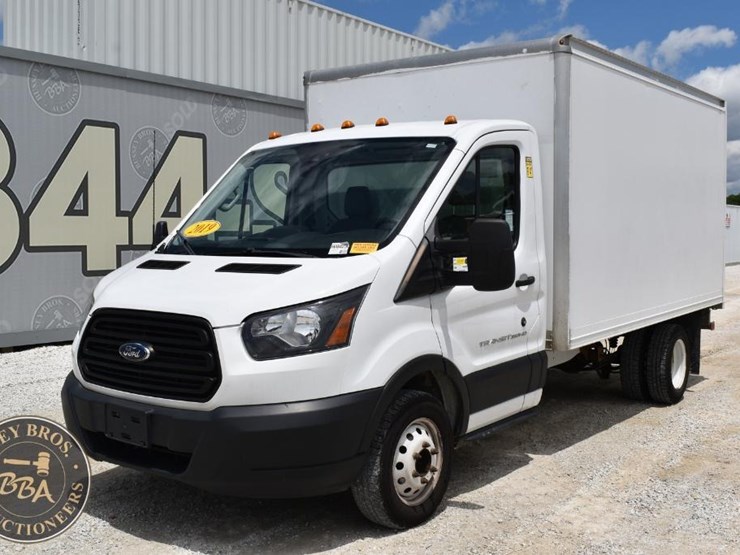 2019-ford-transit-image-1