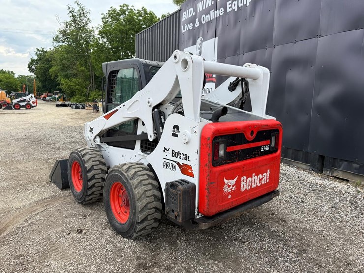 2022-bobcat-s740-image-2