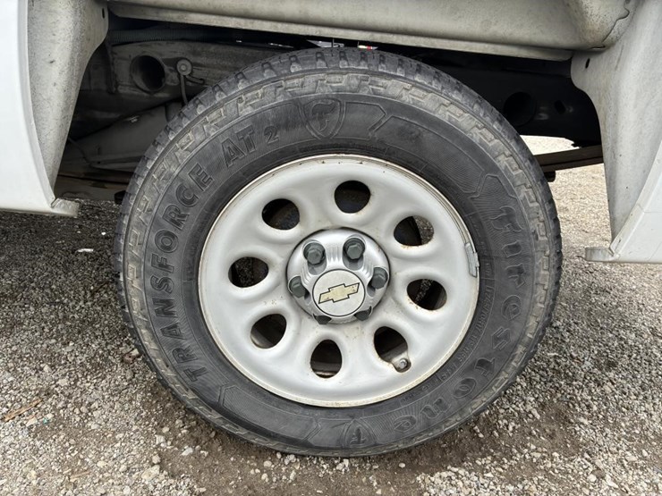 2011-chevrolet-1500-image-5