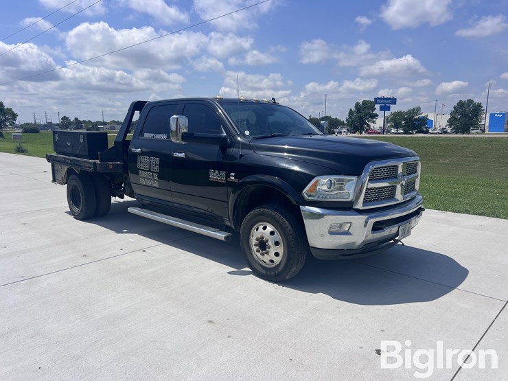 2017-ram-3500-laramie-image-3