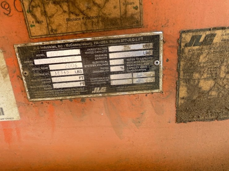 2005-jlg-400s-image-11