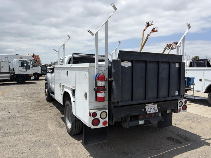 2011-ford-f450-image-4