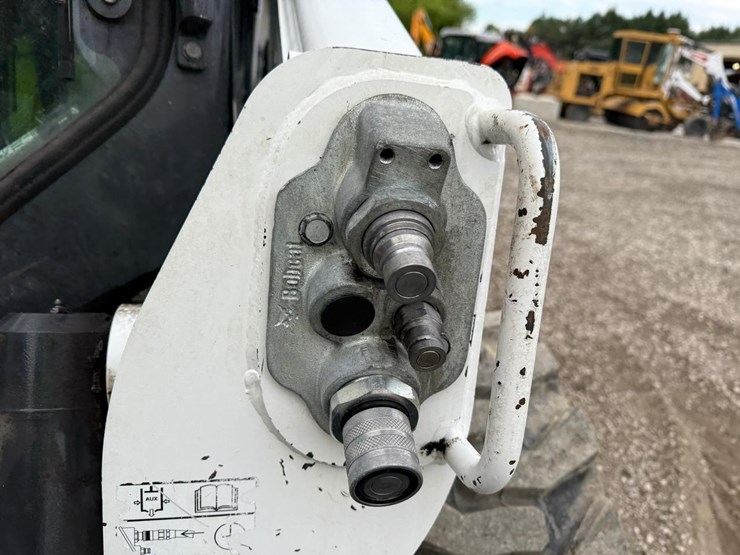 2022-bobcat-s740-image-11
