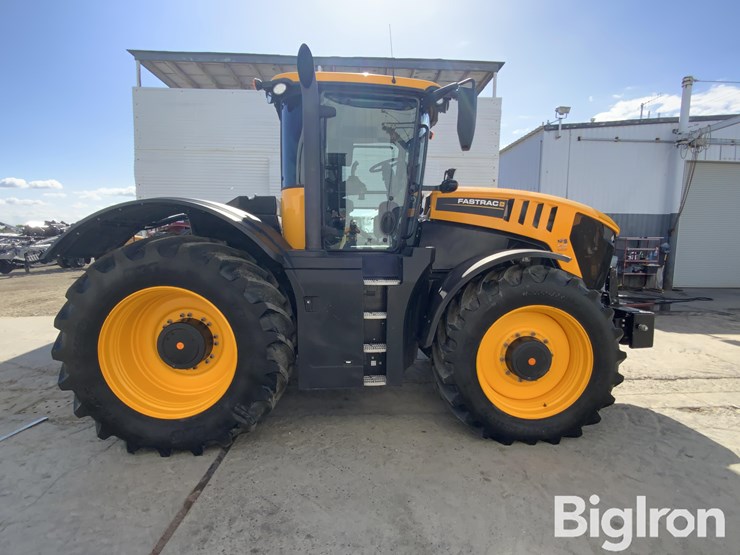 2022-jcb-8330-fastrac-4wd-tractor-image-10