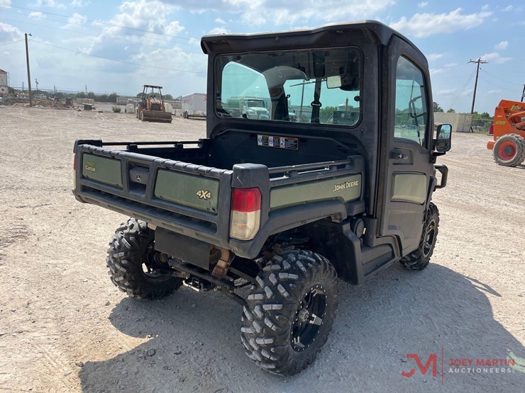 2020-john-deere-gator-xuv-835m-image-2