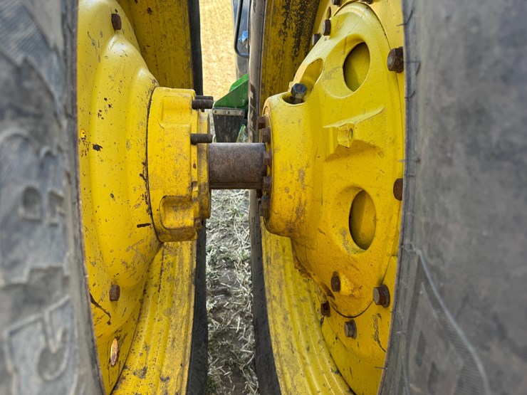 2019-john-deere-8295r-image-23