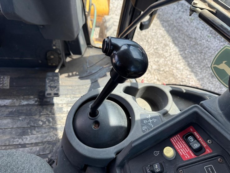 deere-410g-image-24