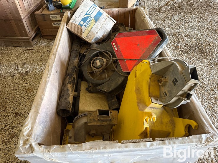 john-deere-pneumatic-planter-boxes-&-blower-motor-image-4