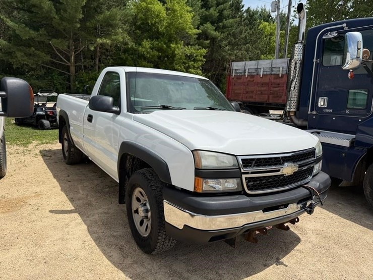 2006-chevrolet-silverado-1500-image-3