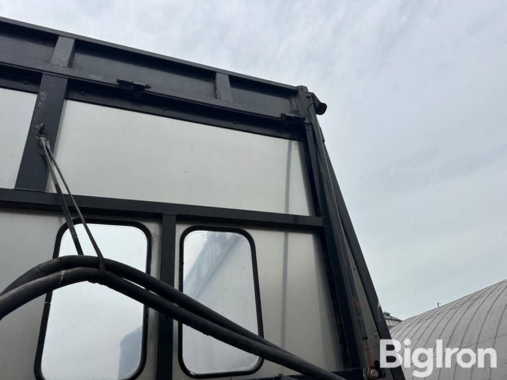 2013-meyer-9140t-boss-rt-t/a-live-bottom-forage-trailer-image-14
