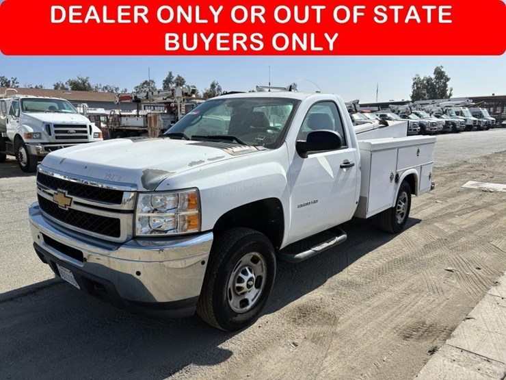 2011-chevrolet-silverado-2500-image-1