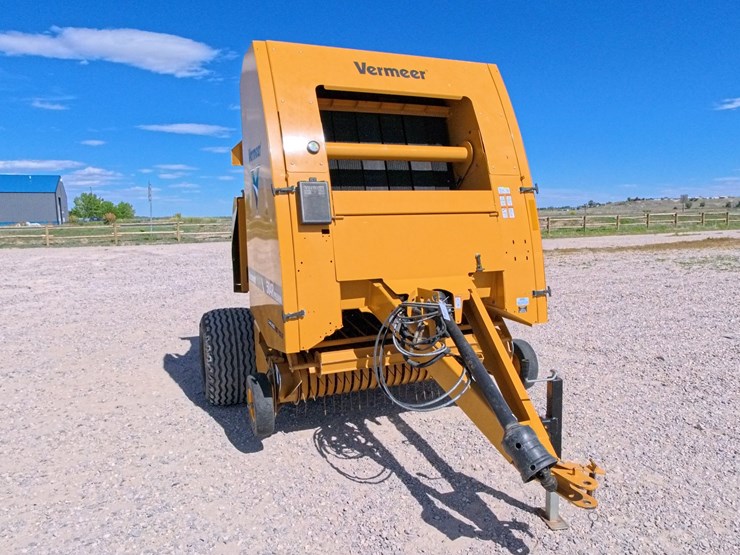 2019-vermeer-504r-premium-image-8