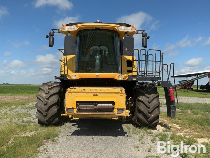 new-holland-cr9070-image-2