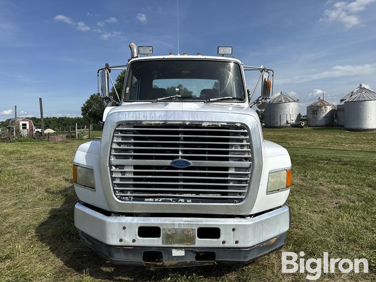 1989-ford-l9000-image-2