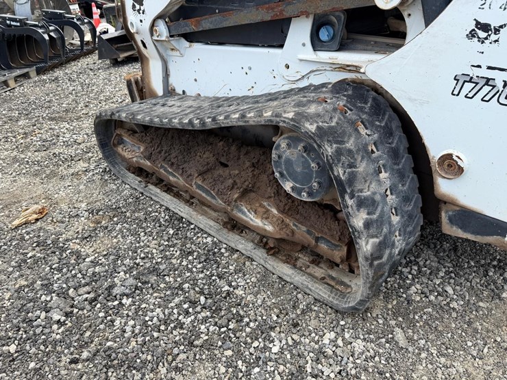2017-bobcat-t770-image-16