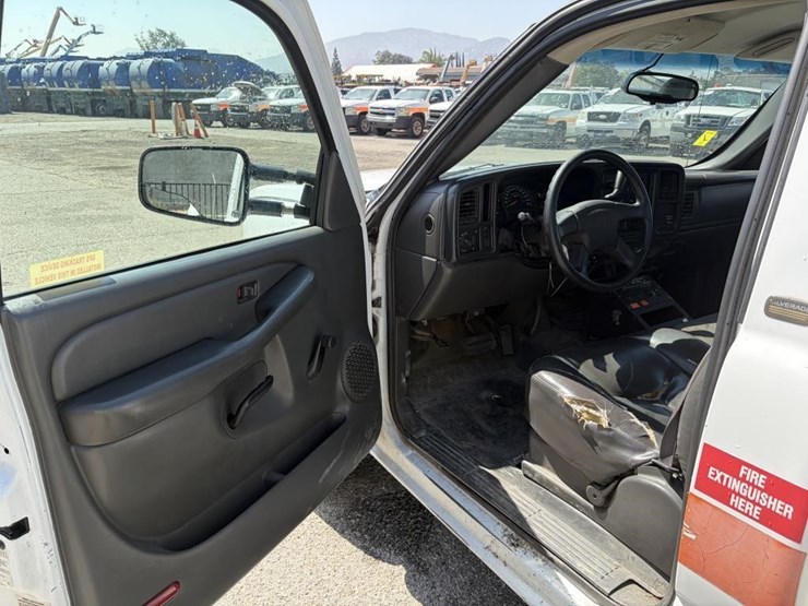 2003-chevrolet-2500-image-11