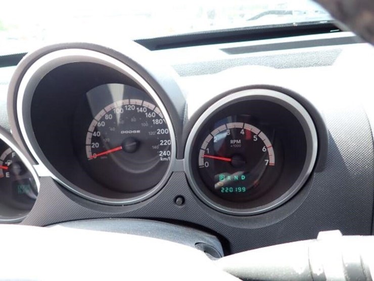 2008-dodge-nitro-image-13