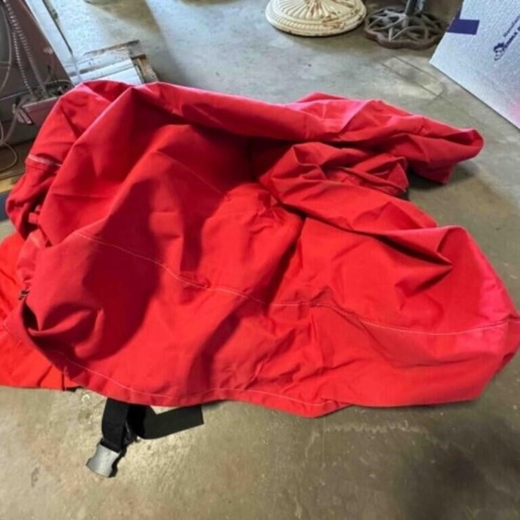 RED BOAT TARP 16' WITH CONSOLE