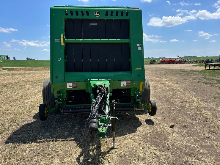 john-deere-560m-image-2