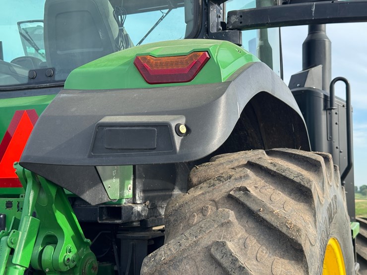 2023-john-deere-7r-210-image-25