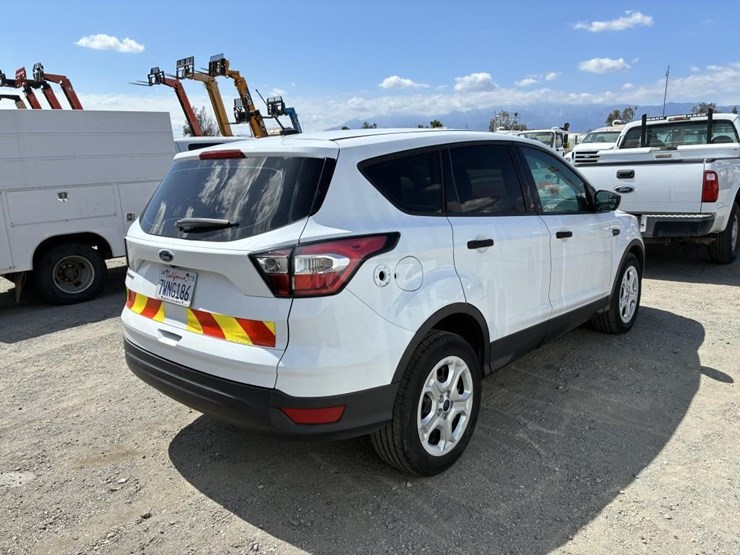2017-ford-escape-image-3