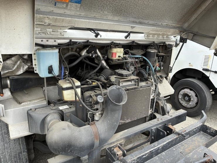 2008-workhorse-w62-image-8
