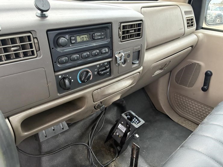 2001-ford-f250-image-18