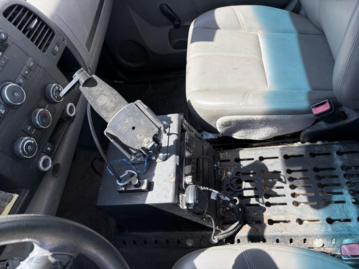 2011-chevrolet-silverado-2500-image-19