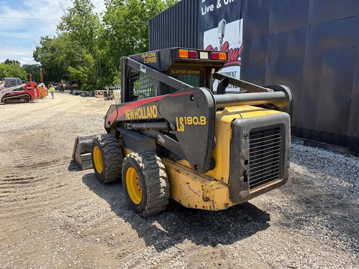 new-holland-ls190b-image-2