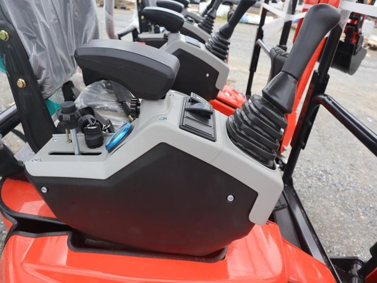 tpm-18hh-mini-excavator-image-8